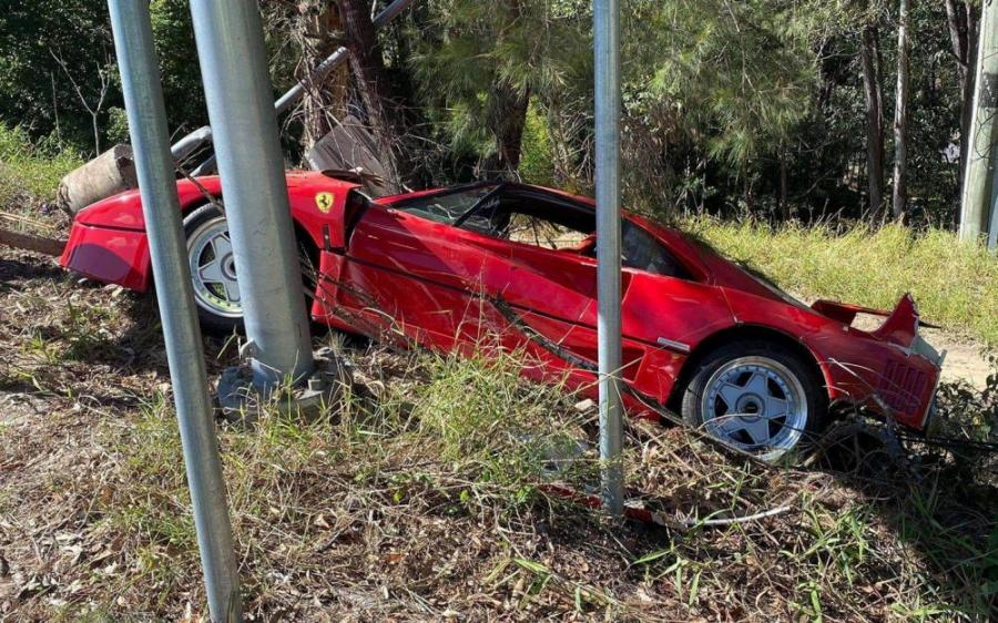Редкий Ferrari разбили во время тест-драйва