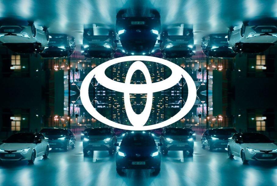 Toyota изменила логотип