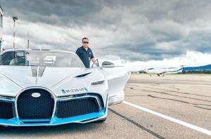 Bugatti показала, как тестирует Divo за пять миллионов евро