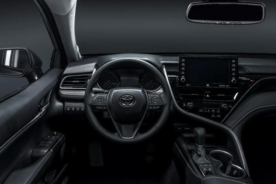 Обновленная Toyota Camry обзавелась медиасистемой от RAV4
