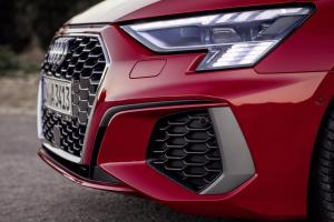 Новый Audi RS3 отличится оптикой в виде клетчатого флага