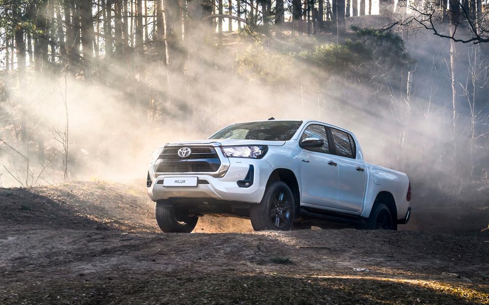 Toyota назвала российские цены на обновленные Fortuner и Hilux