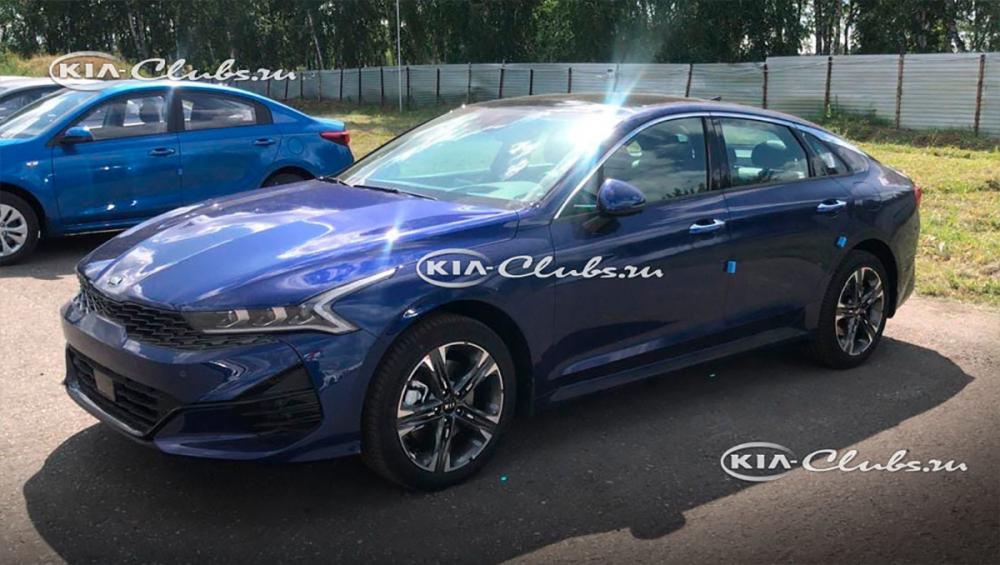 Новую Kia Optima сфотографировали у российских дилеров