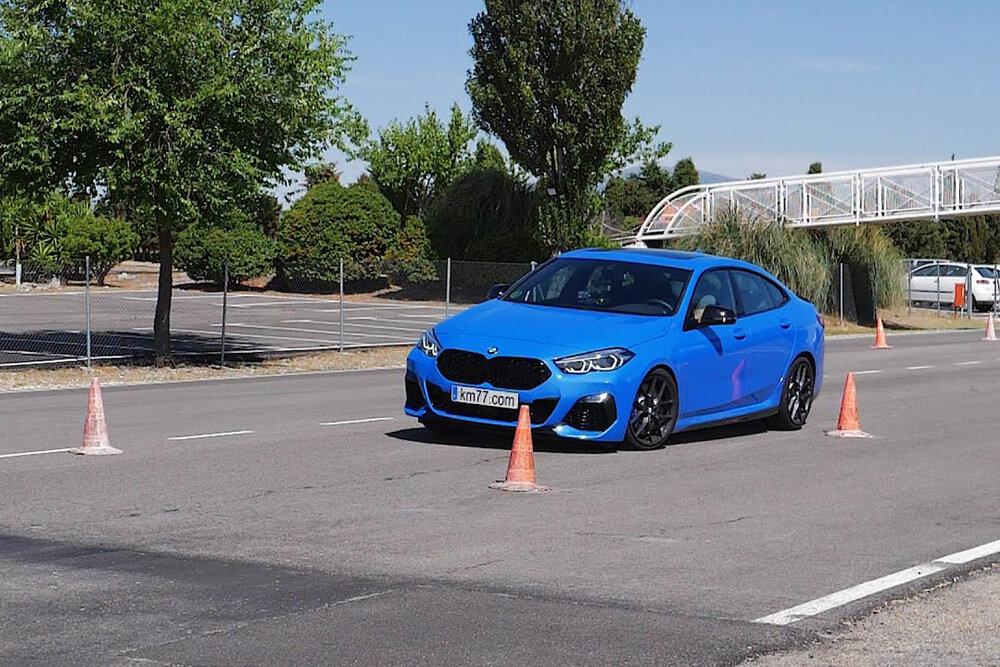 Рулится хуже, чем кроссоверы: BMW M235i с треском провалил «лосиный тест»