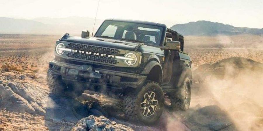 Ford Bronco против огромных булыжников