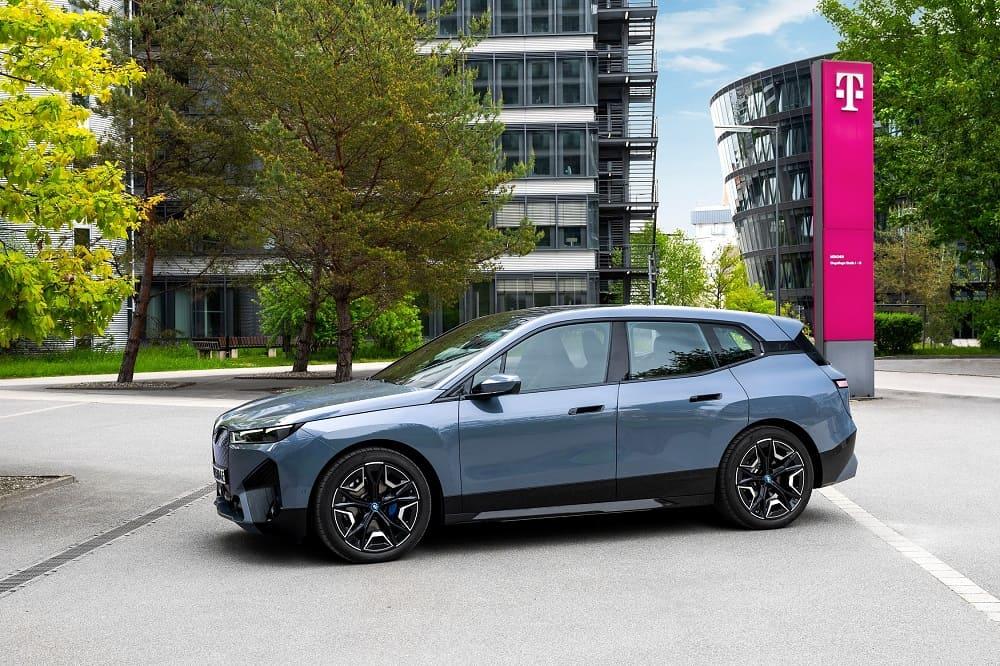 BMW iX оснащен сетью 5G