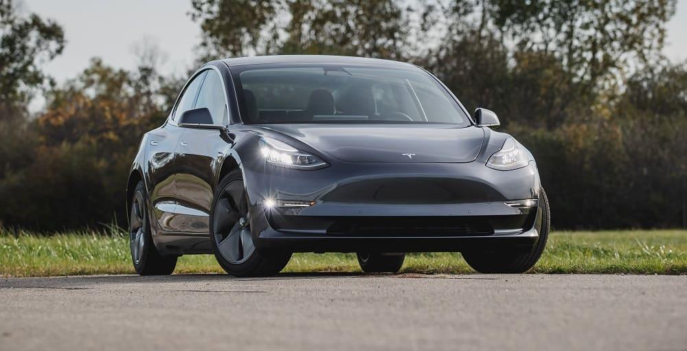 foto tesla model 3