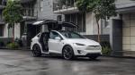 Автомобили Tesla продают в России без USB-портов
