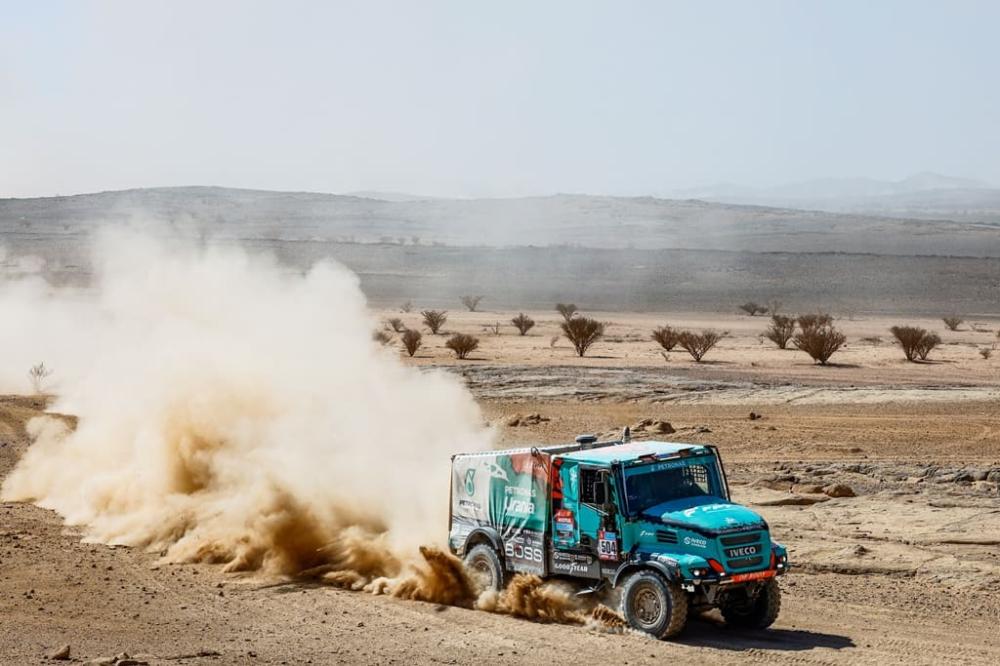 «Дакар-2022» все грузовики команды PETRONAS Team De Rooy IVECO вошли в первую десятку