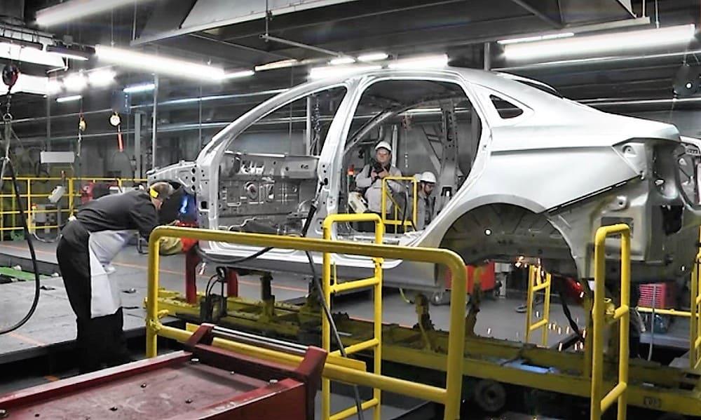 В Тольятти началась тестовая сборка новых Lada Vesta