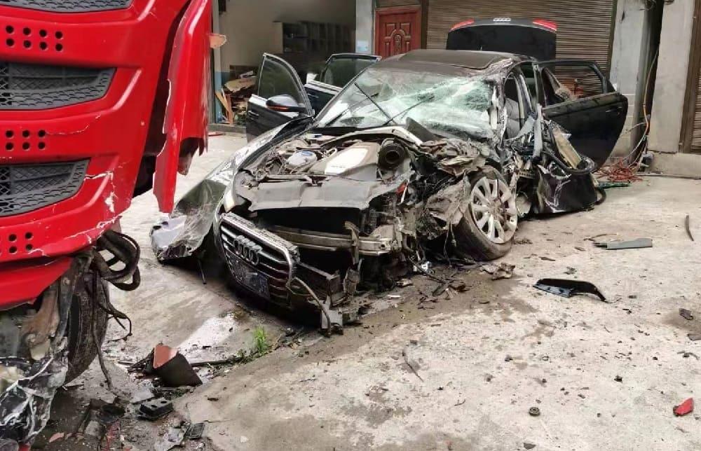 Audi не подлежит восстановлению после ДТП