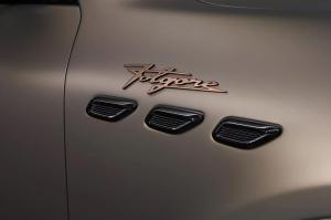 новый Maserati Grecale Folgore