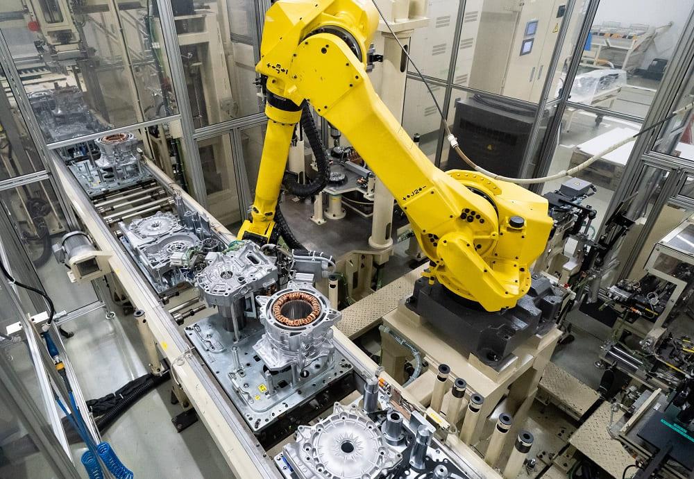 Nissan работает над удешевлением своих электромобилей