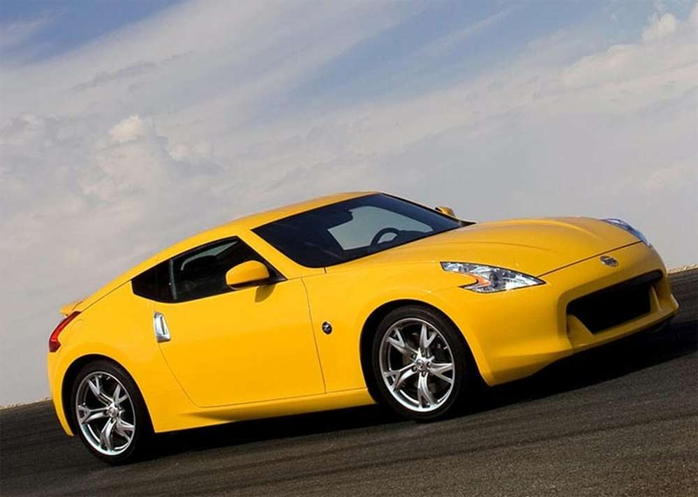 Мировой рекорд по дрифту суперкара Nissan 370Z теперь в книге Гинесса