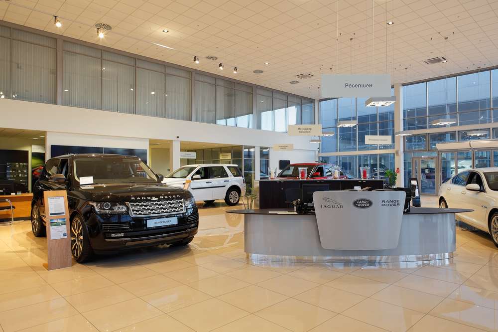 Дилеры отказываются строить новые автосалоны из-за кризиса