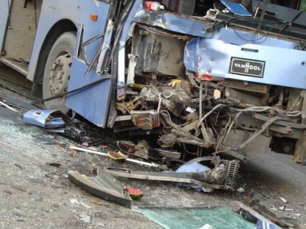 В Подмосковье автобус столкнулся с автомобилем: погибли два человека