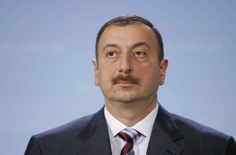 Ильхам Алиев снова за рулем
