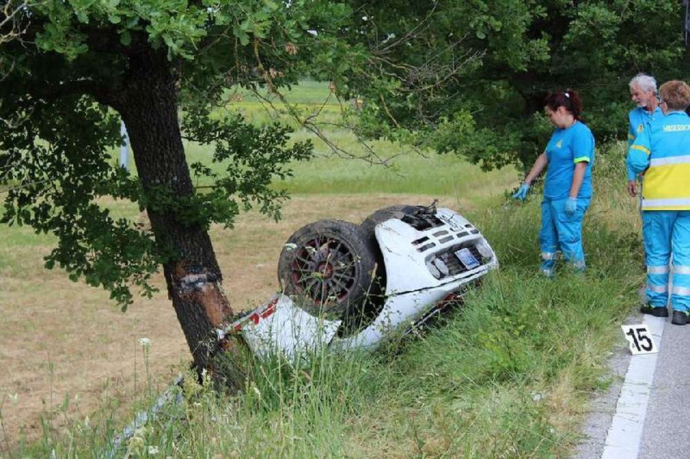 В Италии разбился суперкар McLaren F1