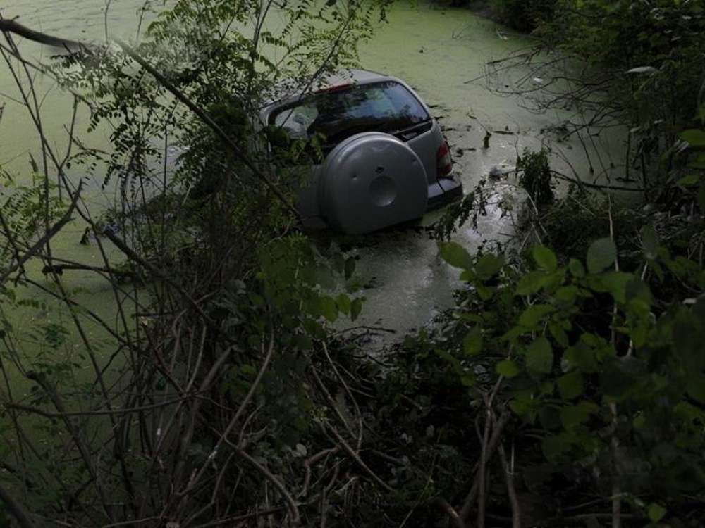В Киеве на Осокорках пьяный водитель утопил Renault Scenic RX4