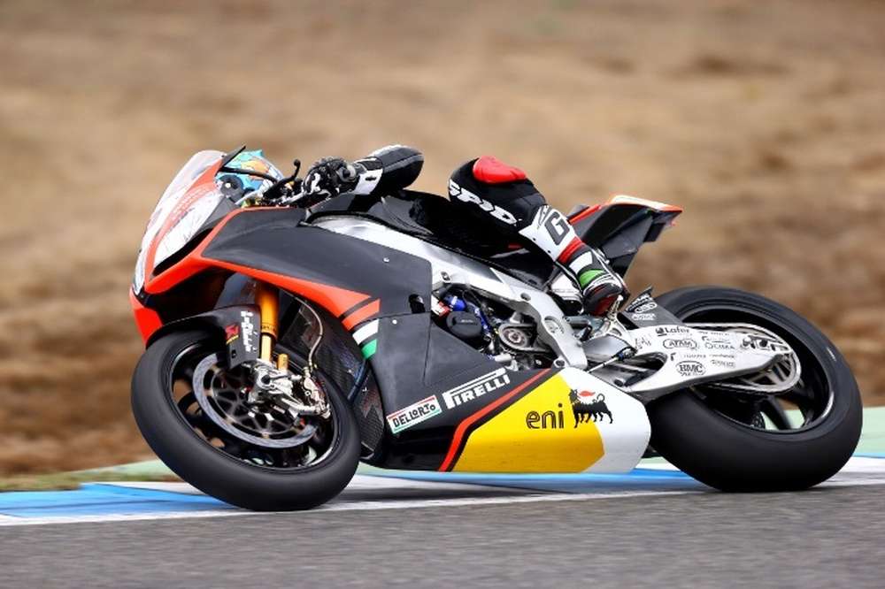 Команда Aprilia предлагает поклонникам шанс оказаться на обтекателе RSV4