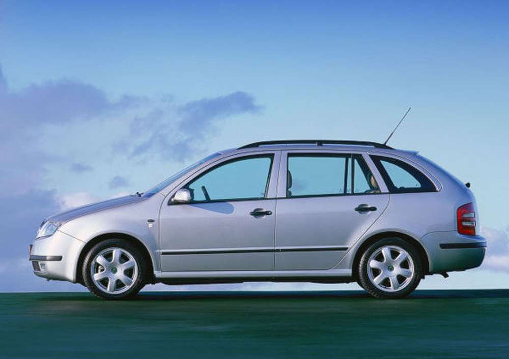 Универсал Skoda Fabia Combi пока скрыт камуфляжем