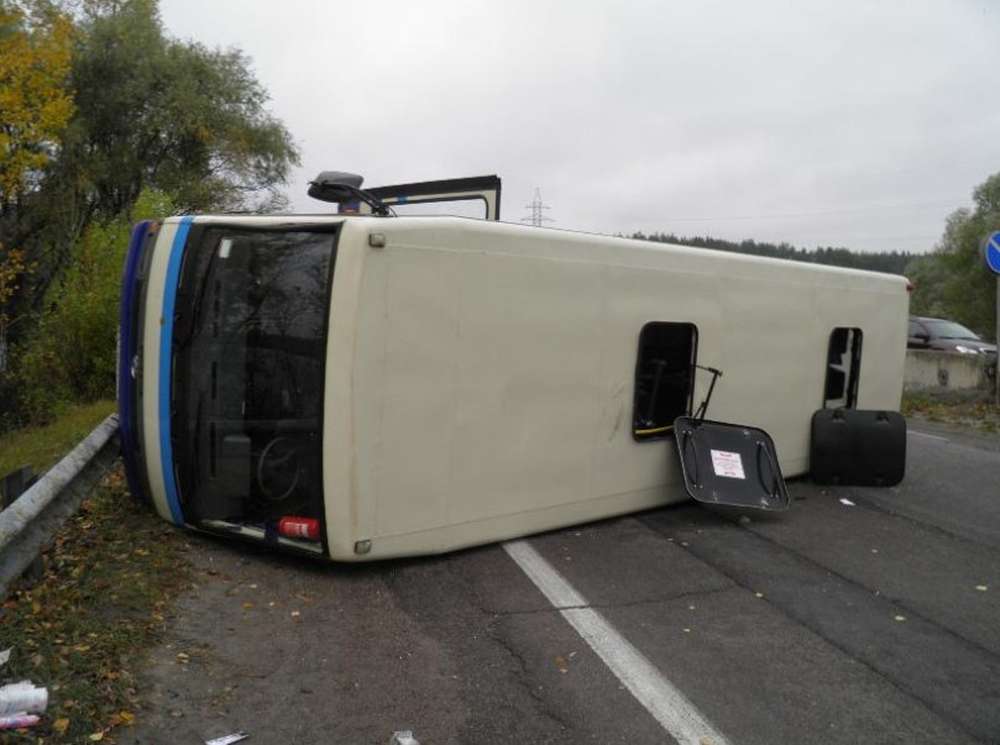 Турция: вблизи Антальи опрокинулся пассажирский автобус, погибли 13 человек