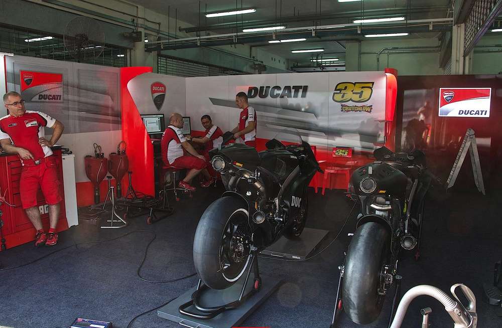 Правильно ли поступает КТМ, отказываясь от создания заводской команды в MotoGP?