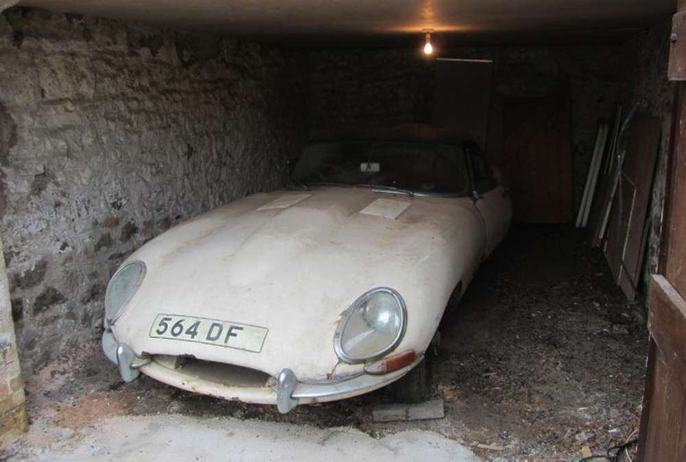 Ржавый Jaguar продали по цене нового флагманского седана