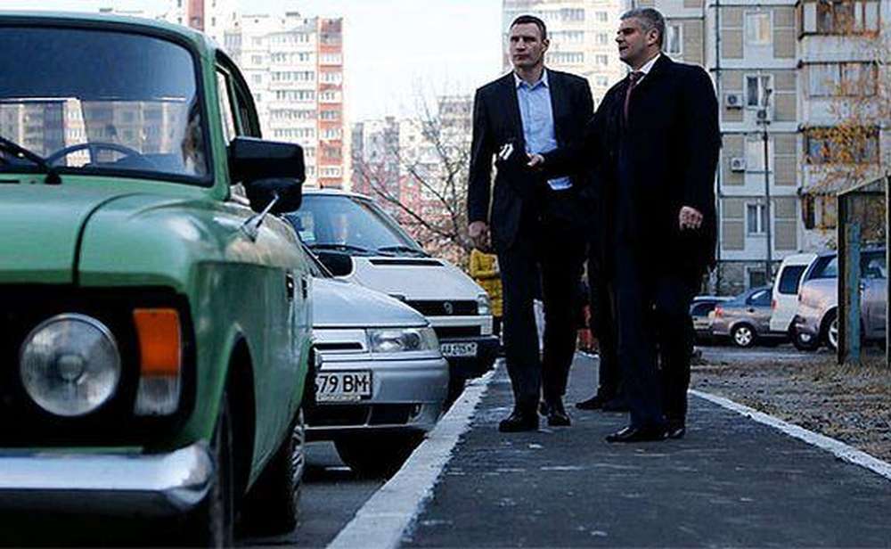 Виталий Кличко пообещал до конца октября отремонтировать дороги