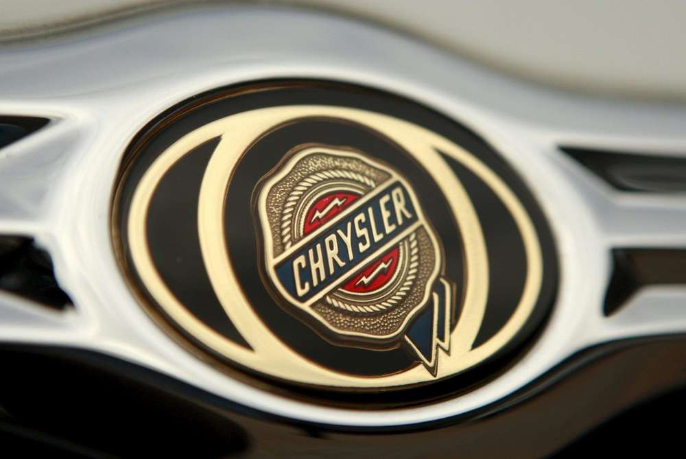 Chrysler отзывает 350 тысяч автомобилей по всему миру