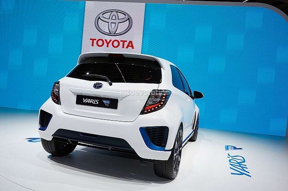 Toyota готовится к возвращению в ралли: гоночный Yaris проходит тесты