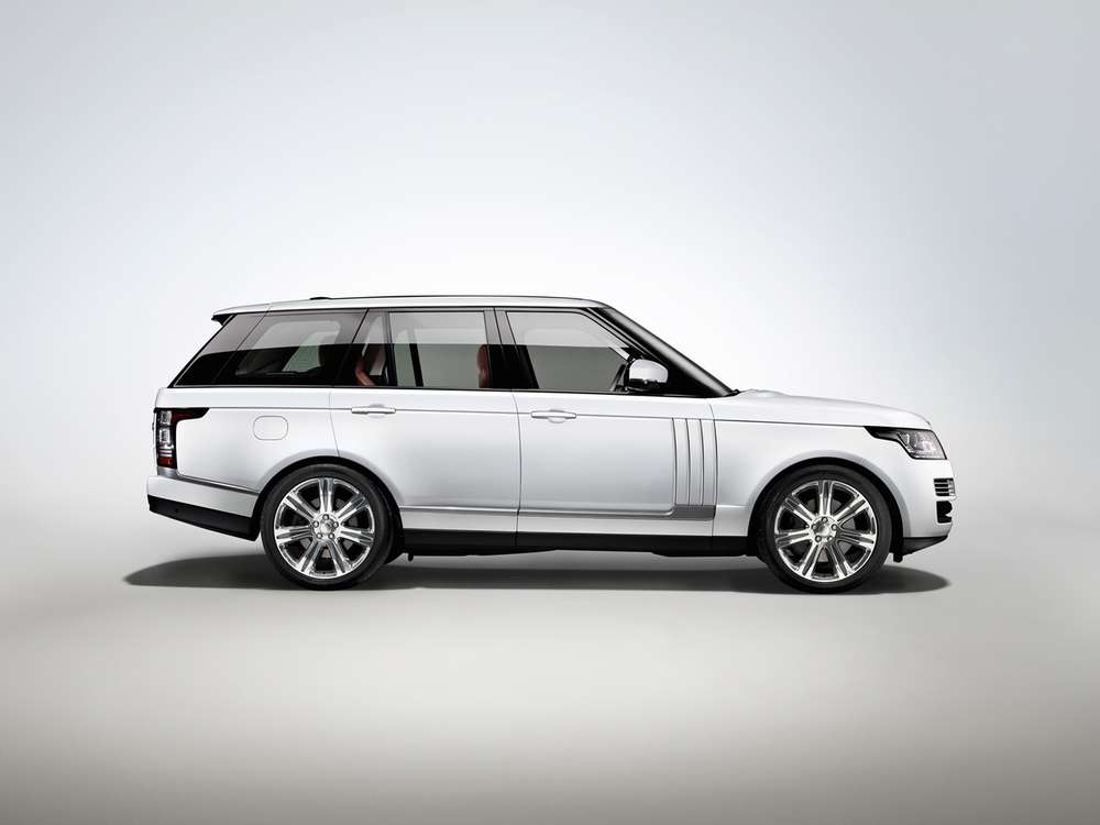 На Нюрбургринге подловили самый странный и дорогой Range Rover