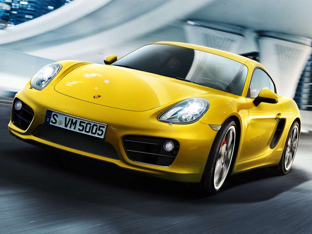 Владелец Porsche Cayman вынужден продавать свои вещи, чтобы платить за топливо