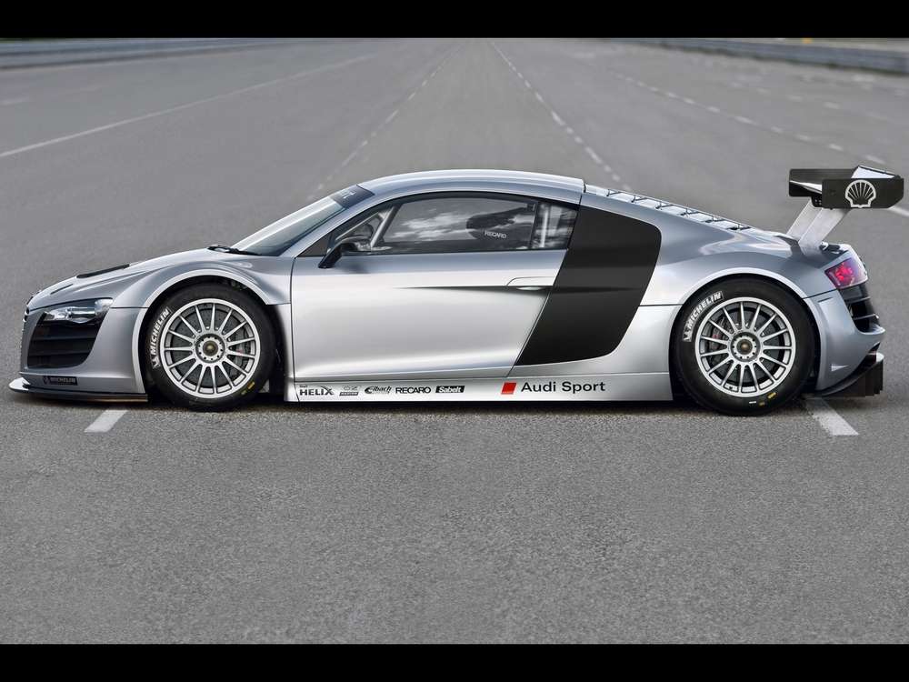 Гоночный Audi R8 нового поколения выехал на Нюрбургринг