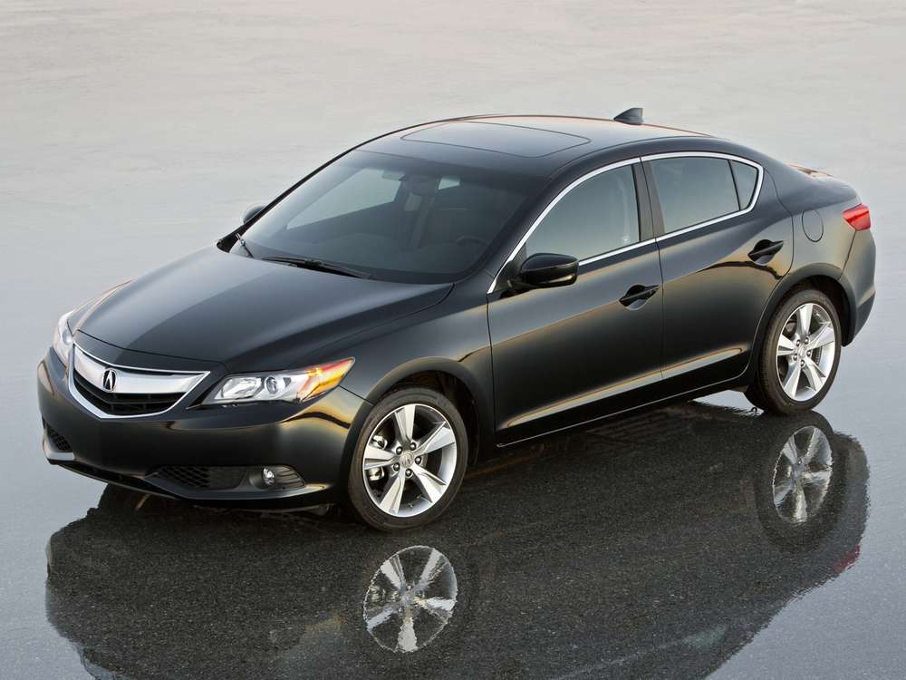 Acura показала переднюю часть ILX