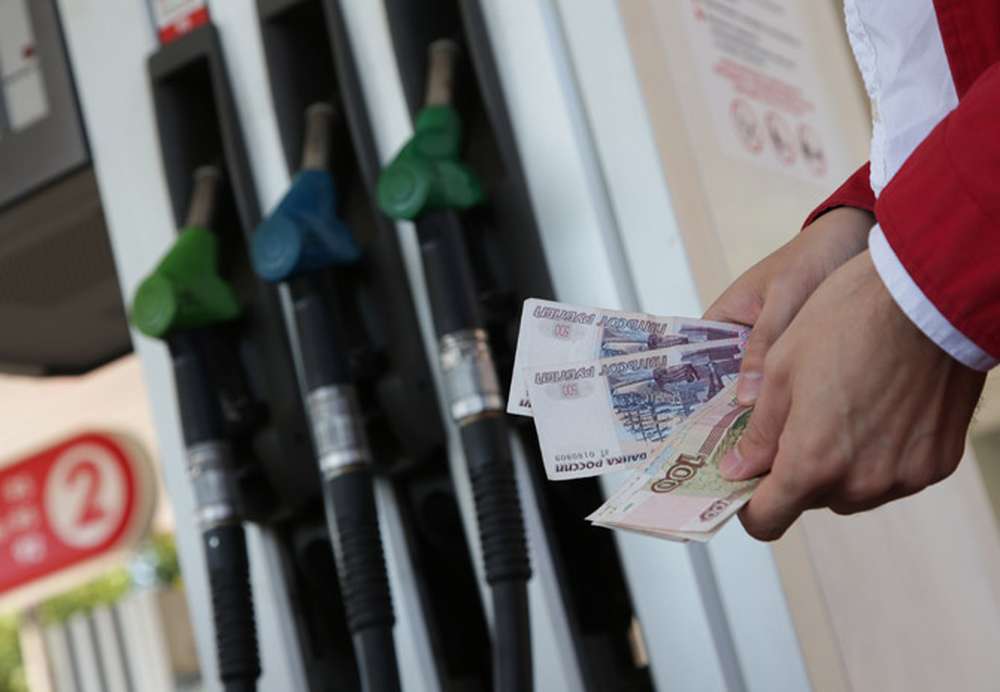 Бензин может подорожать на 15% в 2015 году
