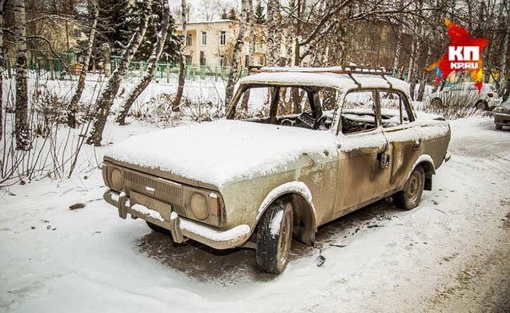 Дедушке, у которого сожгли машину, омичи купили другую