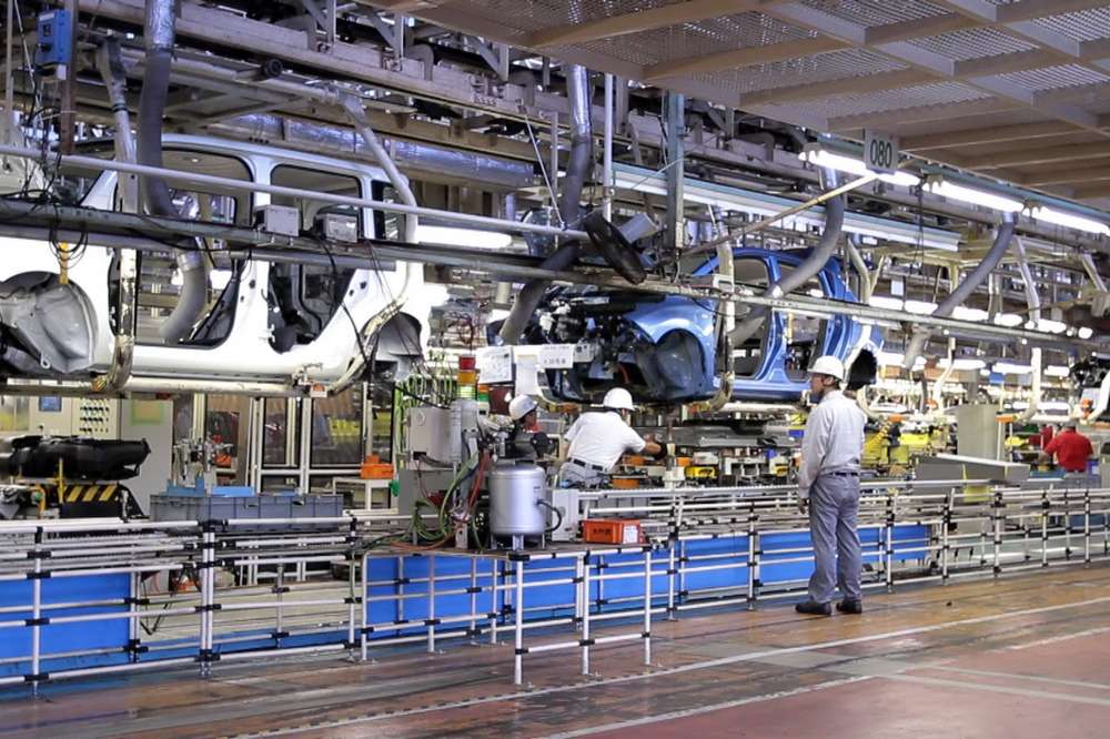 В Nissan решили сделать упор на разработку традиционных электрокаров