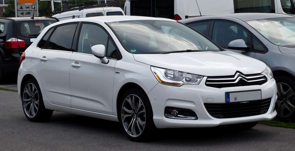Citroen C4: допремьерный показ в сети