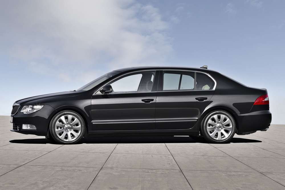 Впервые замечен новый Skoda Superb