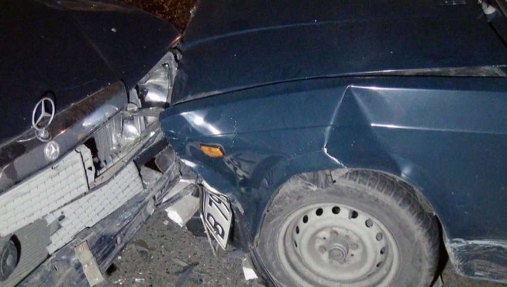 Три авто столкнулись на перекрестке в Кокшетау, два пешехода пострадали