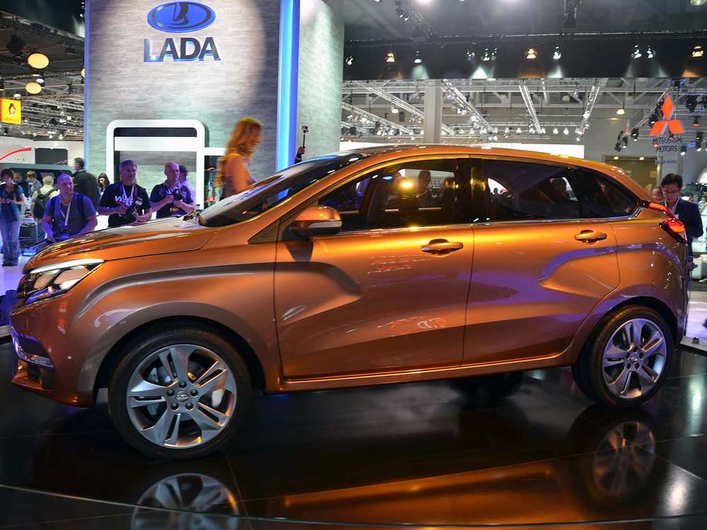 Первый экземпляр Lada XRAY
