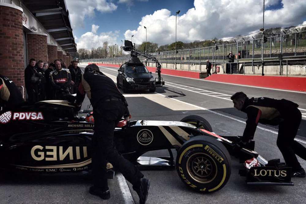 Lotus F1 завершила съемочный день в Брэндс-Хэтч