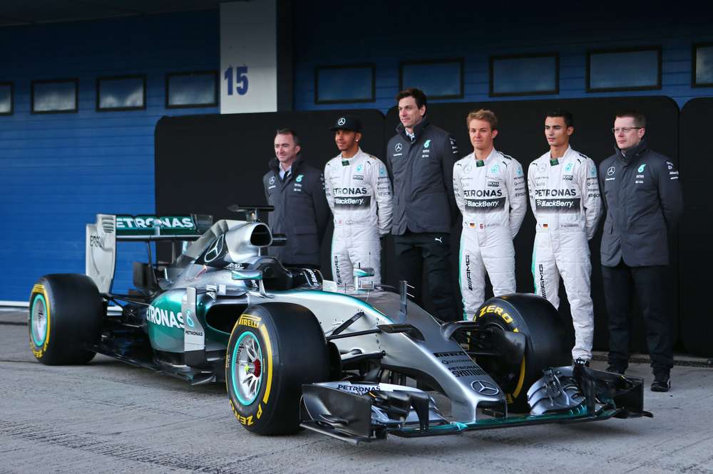 Презентация нового болида F1 W06 Hybrid командой Mercedes