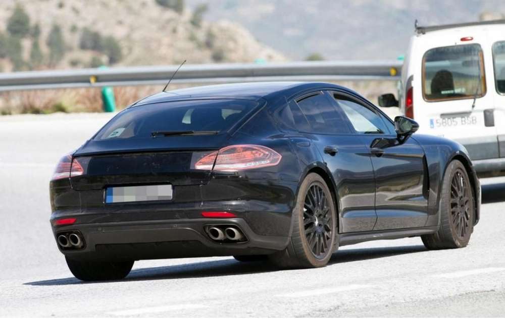 Porsche в первый раз показал Panamera S E-Hybrid