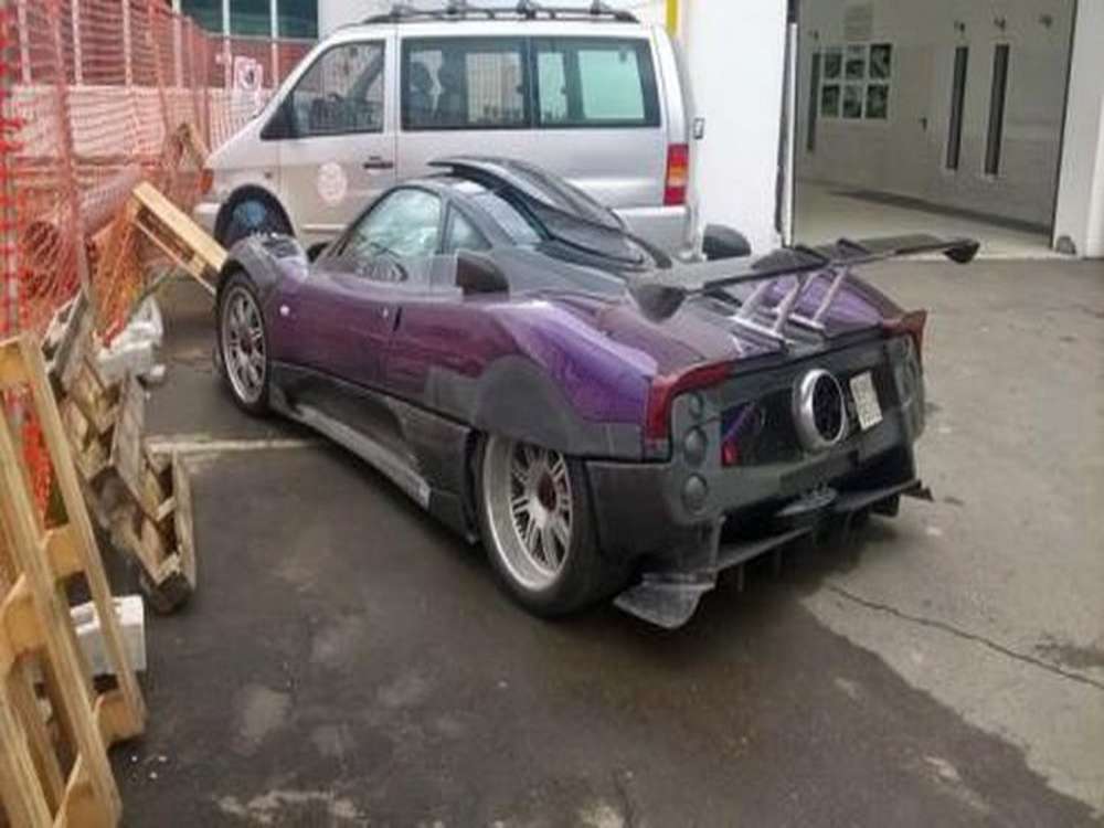 Суперкар Pagani Zonda Zozo попался на улице