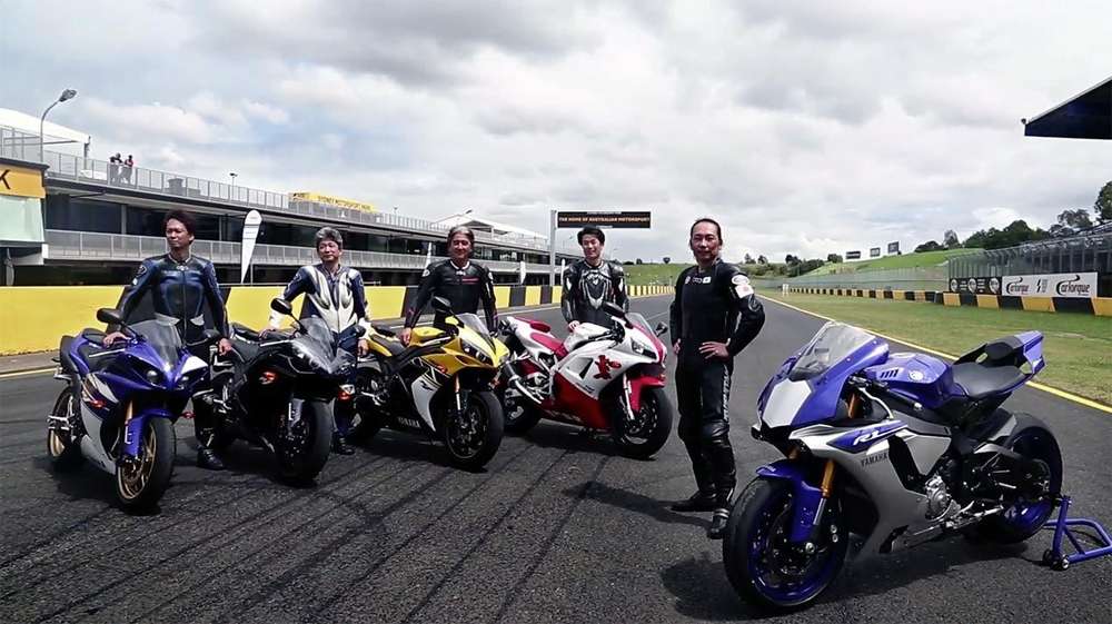 Руководители проекта Yamaha YZF-R1 отмечают развитие супербайка