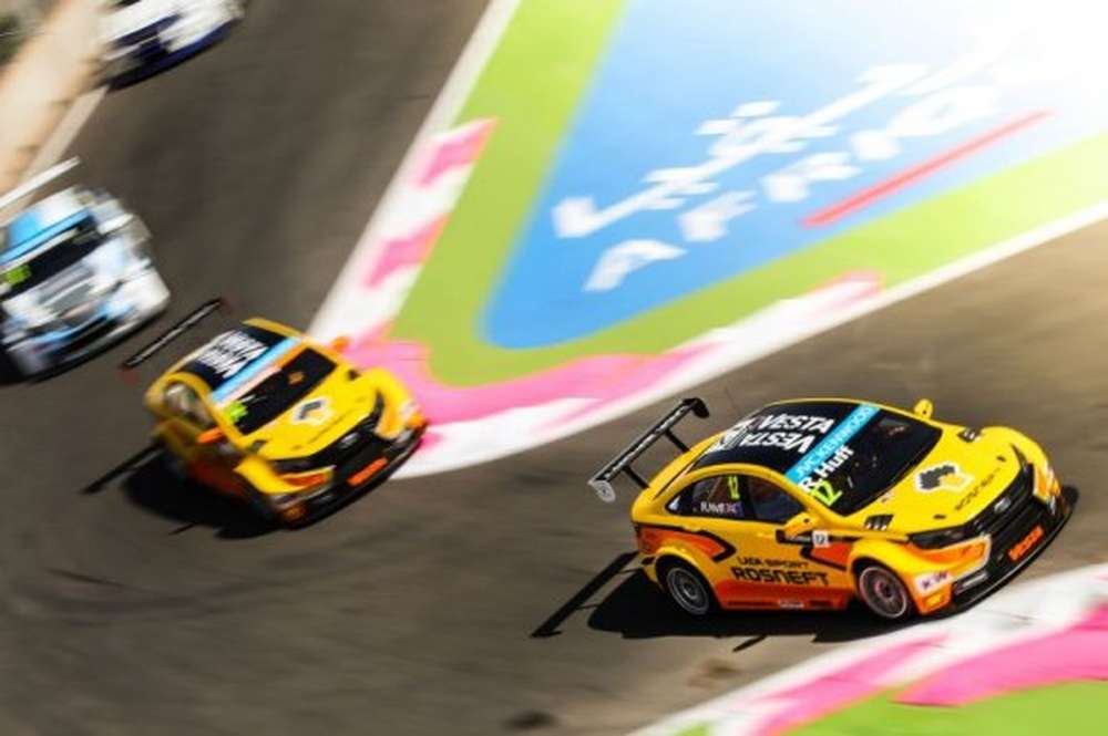 WTCC: Lada Sport Rosneft выставит только две машины на Нюрбургринге
