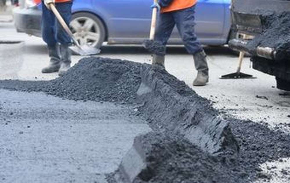 Ямочный ремонт дорог Хабаровска планируют завершить к июлю