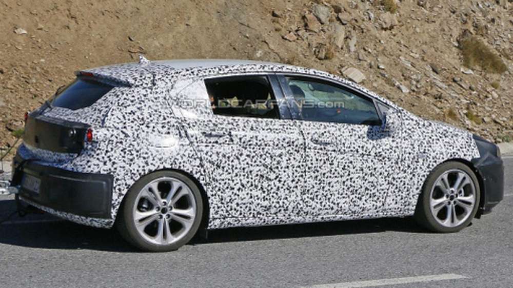 Новая версия хетчбэка от Opel